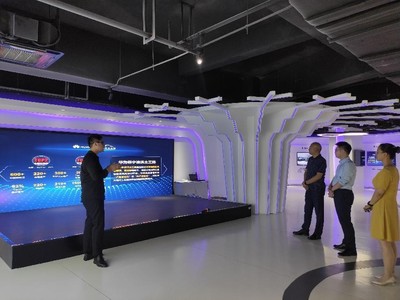 理學(xué)院領(lǐng)導(dǎo)走訪華為云寧波沃土工場(chǎng)與寧波阿庫(kù)網(wǎng)絡(luò)技術(shù)，推動(dòng)產(chǎn)學(xué)研深度融合